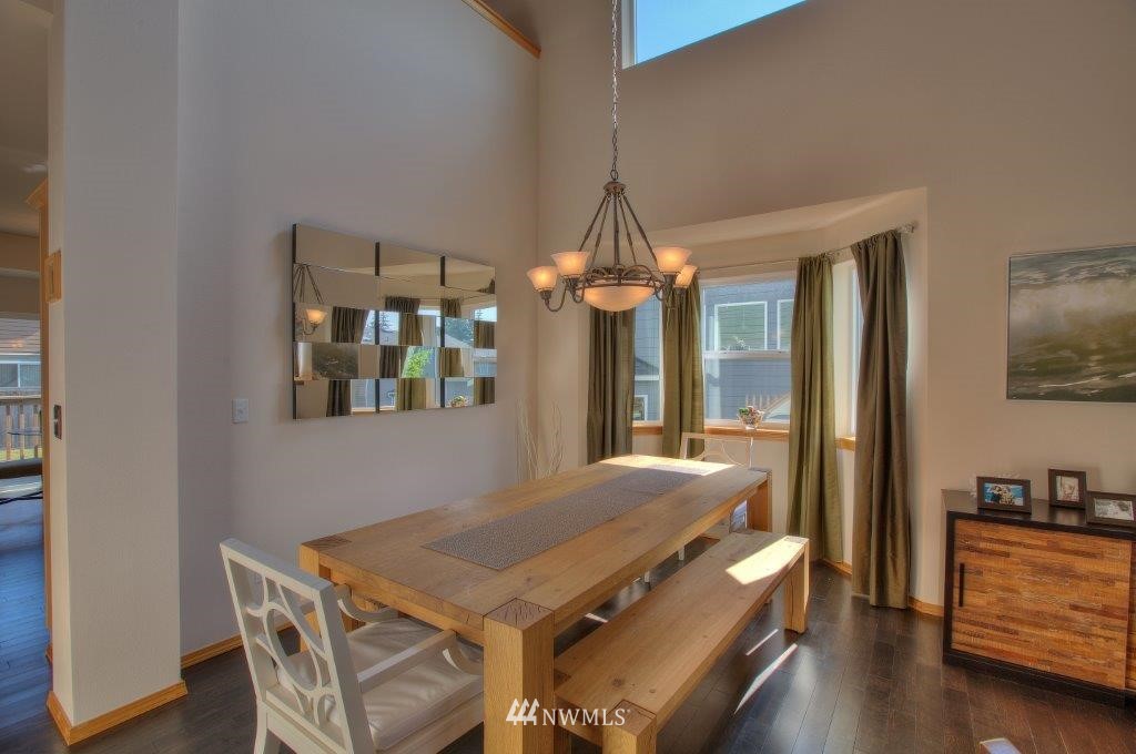 5140 Northeast 8th Street Renton, WA 98059 - Photo 4 of 17 Gallery Image 4