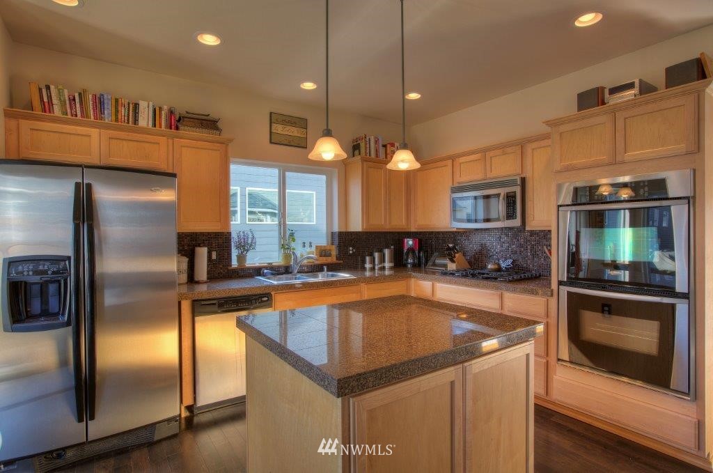 5140 Northeast 8th Street Renton, WA 98059 - Photo 5 of 17 Gallery Image 5
