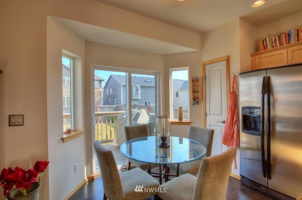 5140 Northeast 8th Street Renton, WA 98059 - Photo 6 of 17 Gallery Image 6
