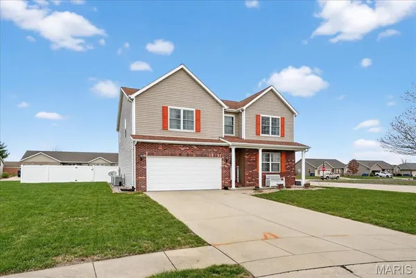 $375,000 | 605 Janet Court, New Baden, IL 62265