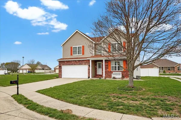 $375,000 | 605 Janet Court, New Baden, IL 62265