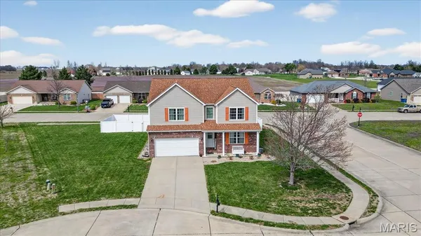 $375,000 | 605 Janet Court, New Baden, IL 62265