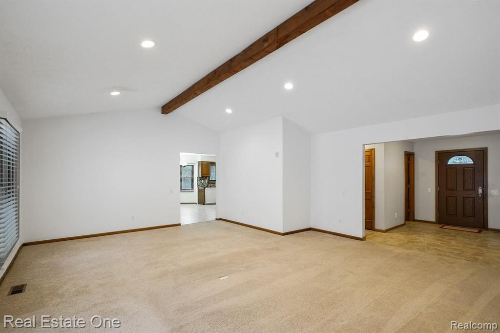 887 Woodridge Court Rochester, MI 48307 - Photo 21 of 39