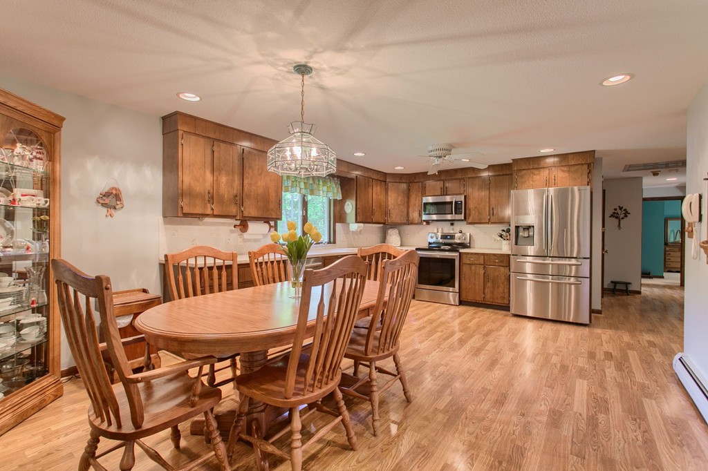 943 Reservoir Road Lunenburg, MA 01462 - Photo 4 of 20 Gallery Image 4