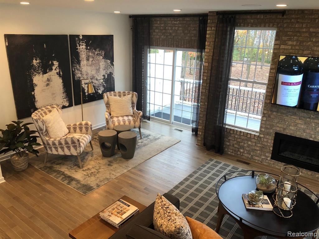 2853 Hardwick Road, Unit 110 Ann Arbor, MI 48105 - Photo 2 of 14