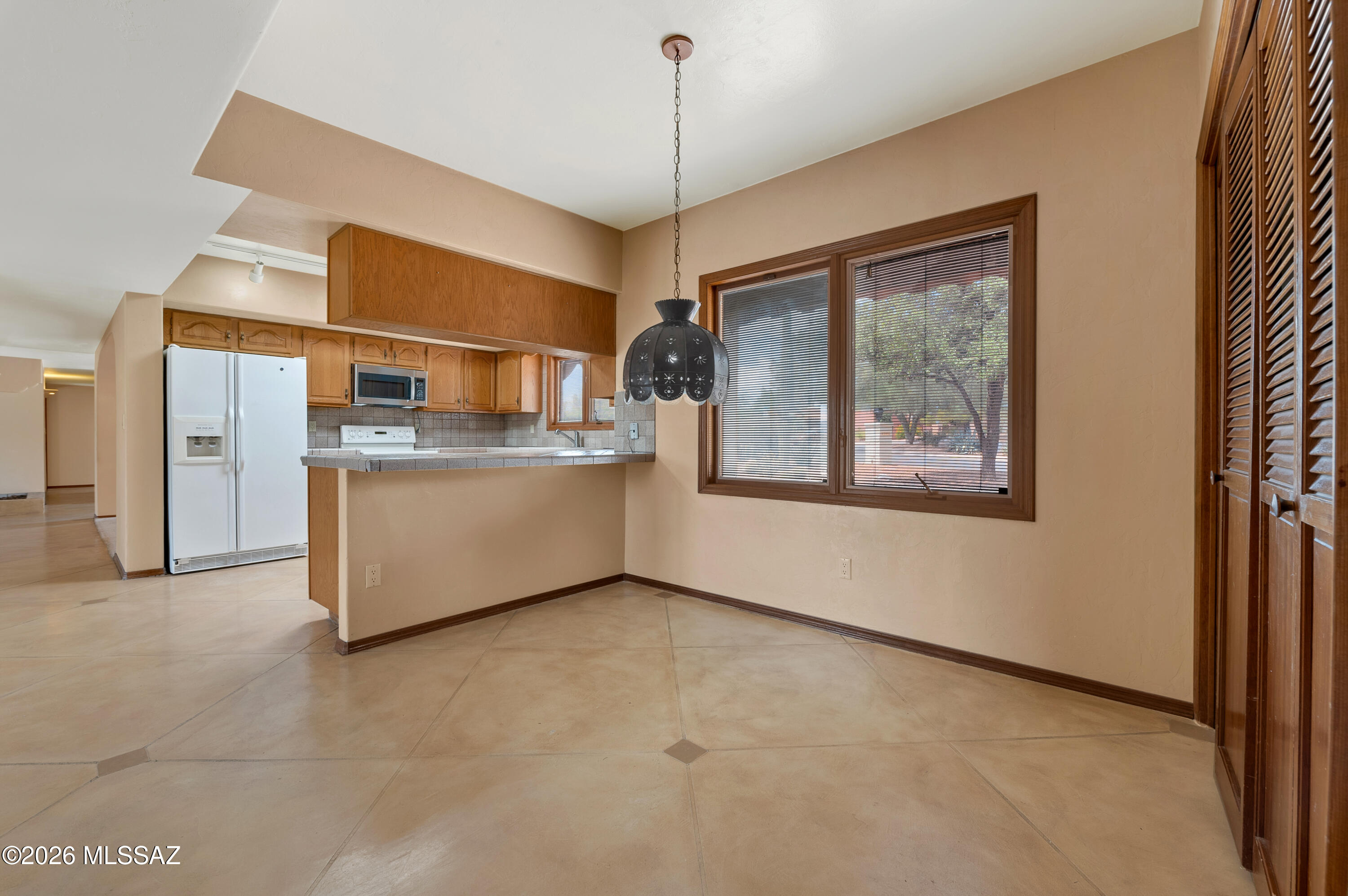 3990 North Ridgecrest Drive Tucson, AZ 85750 - Photo 17 of 42 Breakfast Nook