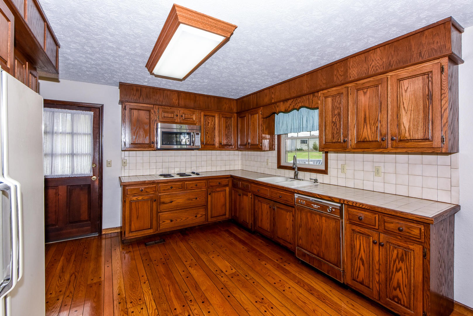 137 Cold Stream Farm Road Madisonville, TN 37354 - Photo 11 of 40 Gallery Image 11