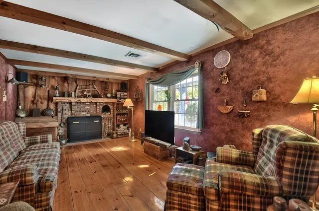 $484,995 | 334 High Street, Gardner, MA 01440