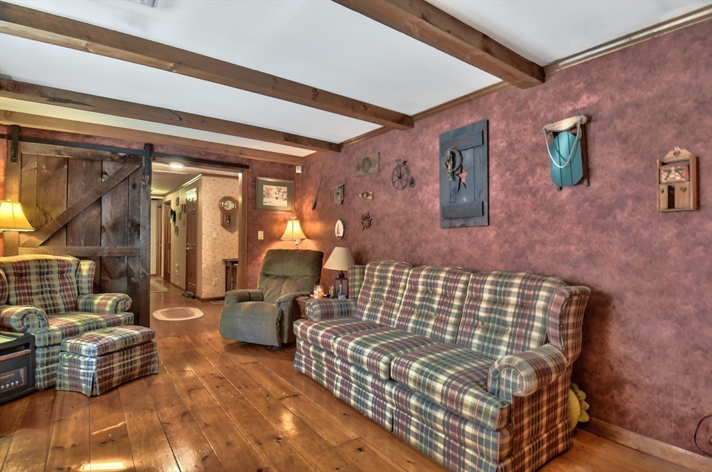 334 High Street Gardner, MA 01440 - Photo 8 of 31