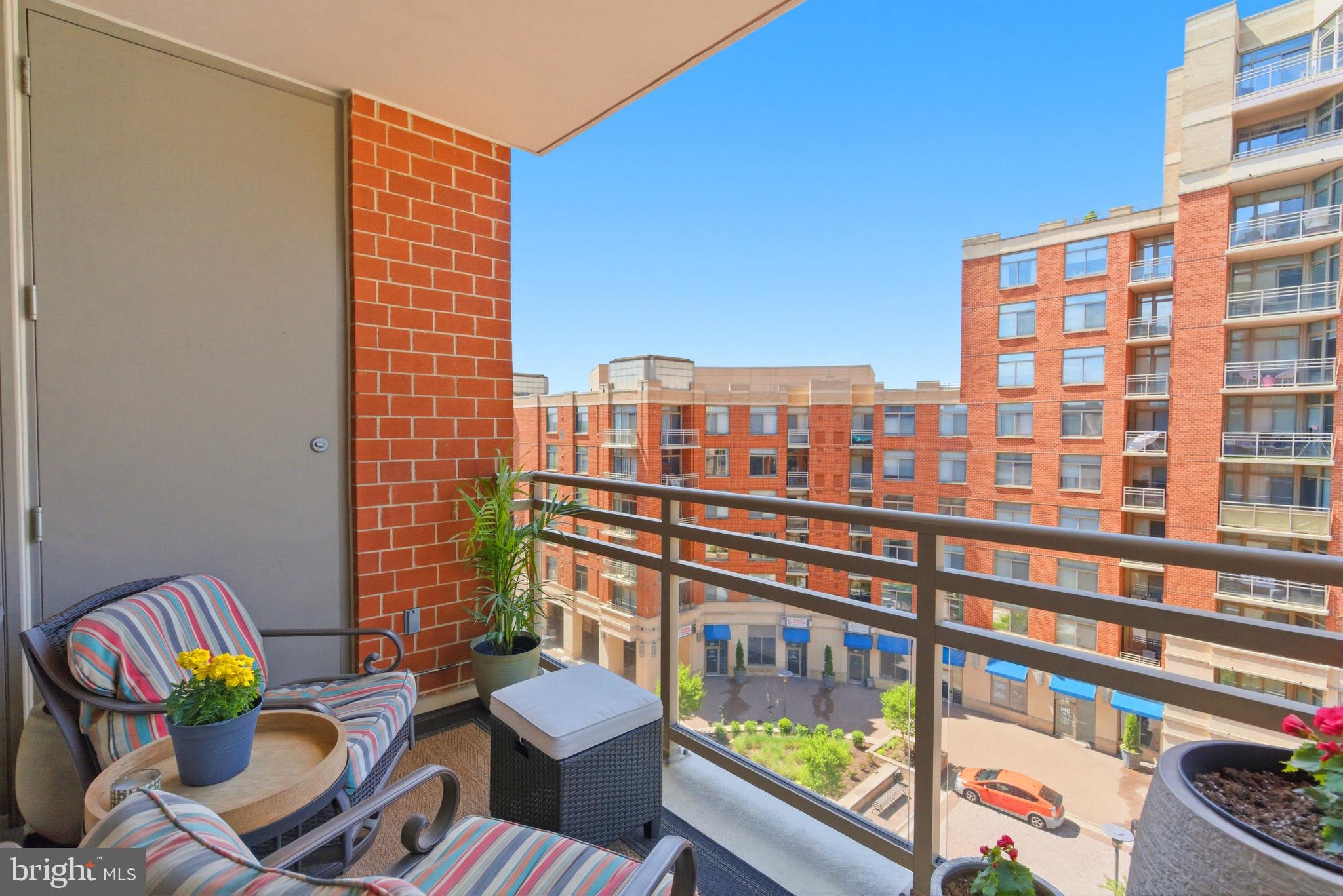 3650 South Glebe Road, Unit 642 Arlington, VA 22202 - Photo 23 of 36 Balcony