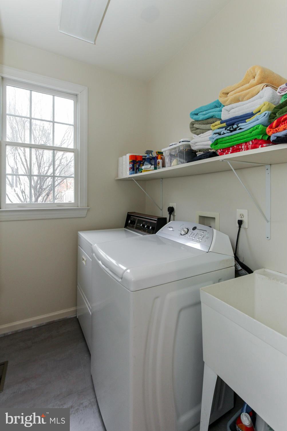 6823 Woolin Place Springfield, VA 22150 - Photo 13 of 27 Interior (General)