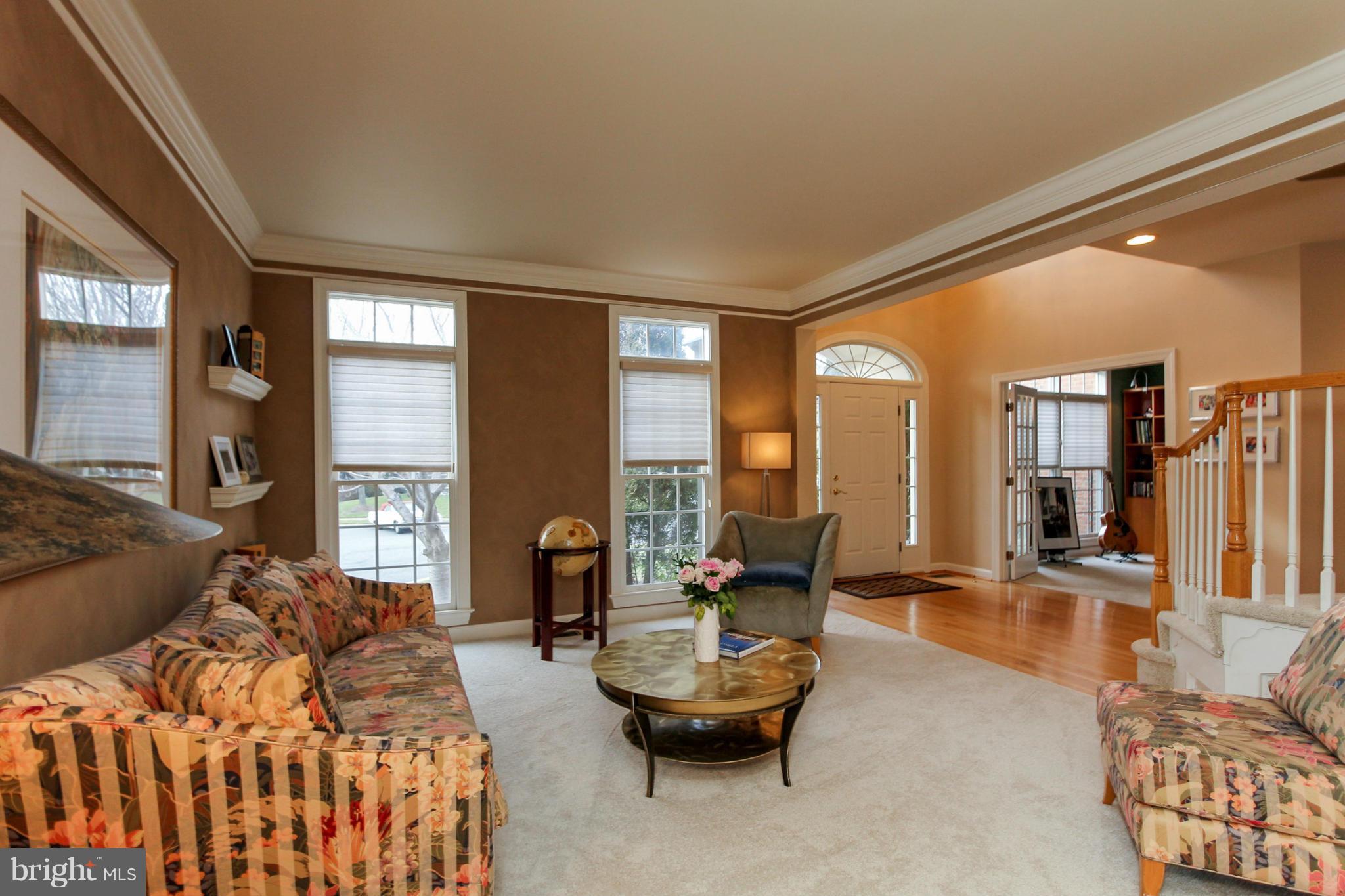 6823 Woolin Place Springfield, VA 22150 - Photo 4 of 27 Living Room