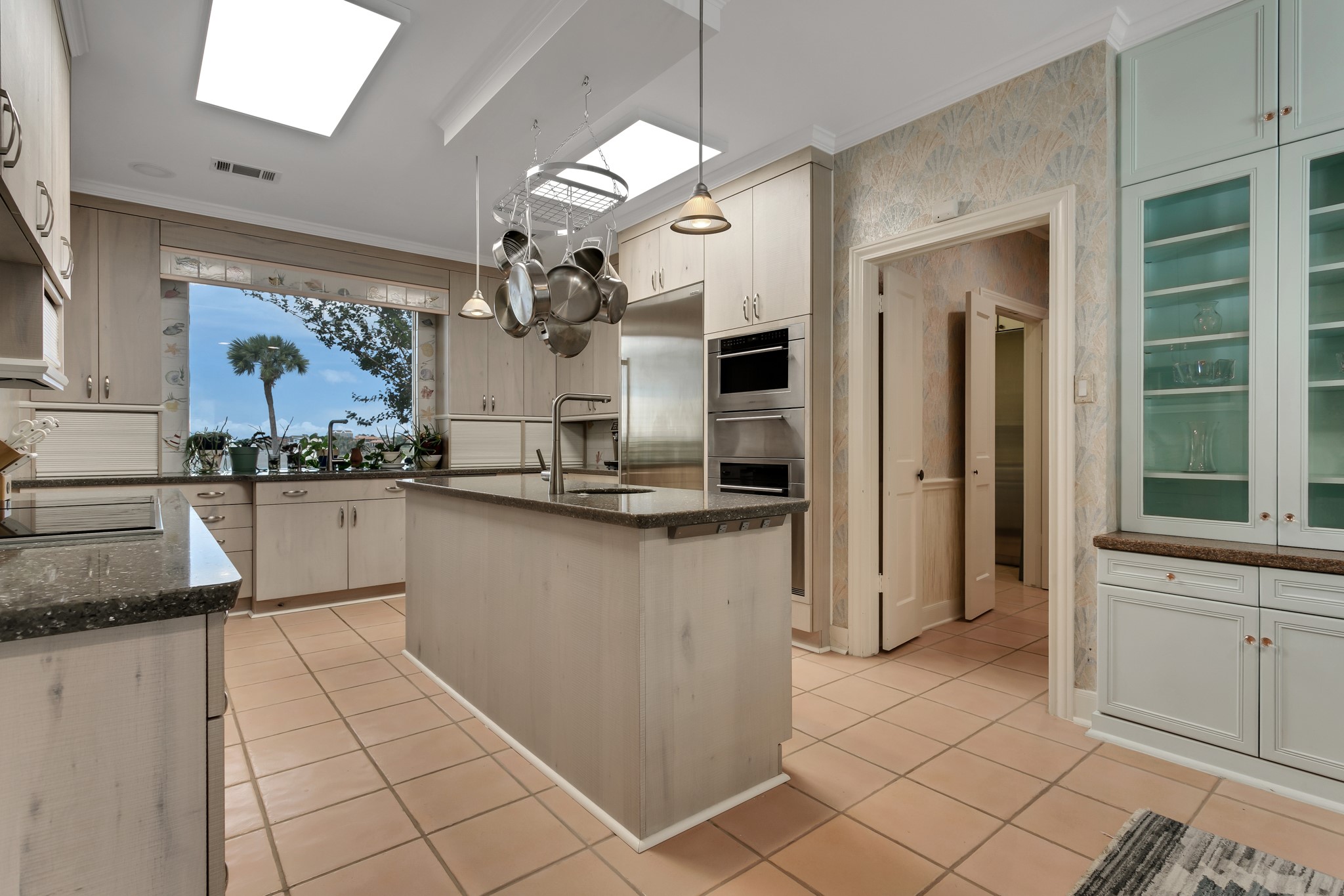 18506 Upper Bay Road Houston, TX 77058 - Photo 21 of 50
