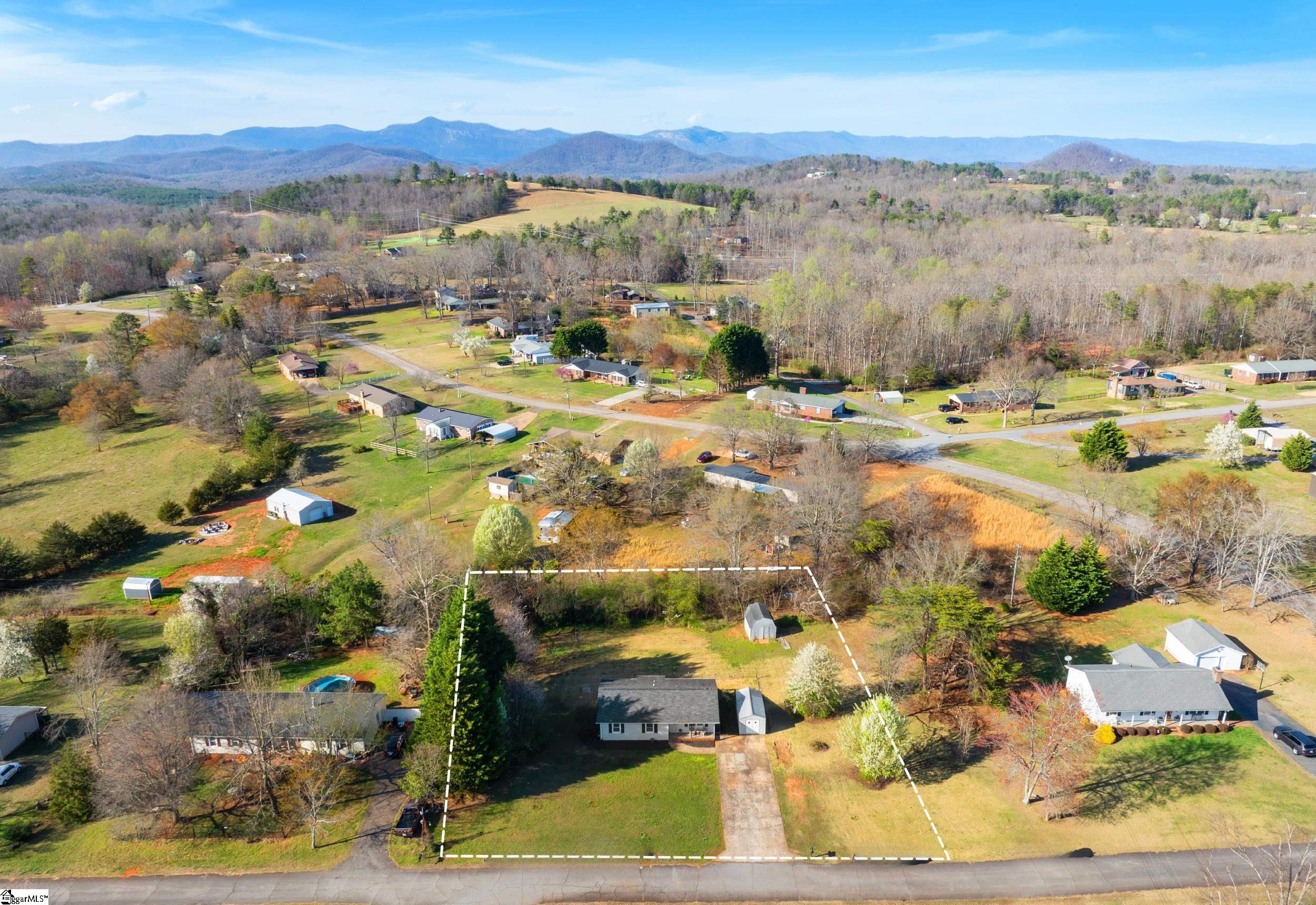 110 North Blue Ridge Circle Pickens, SC 29671 - Photo 3 of 32