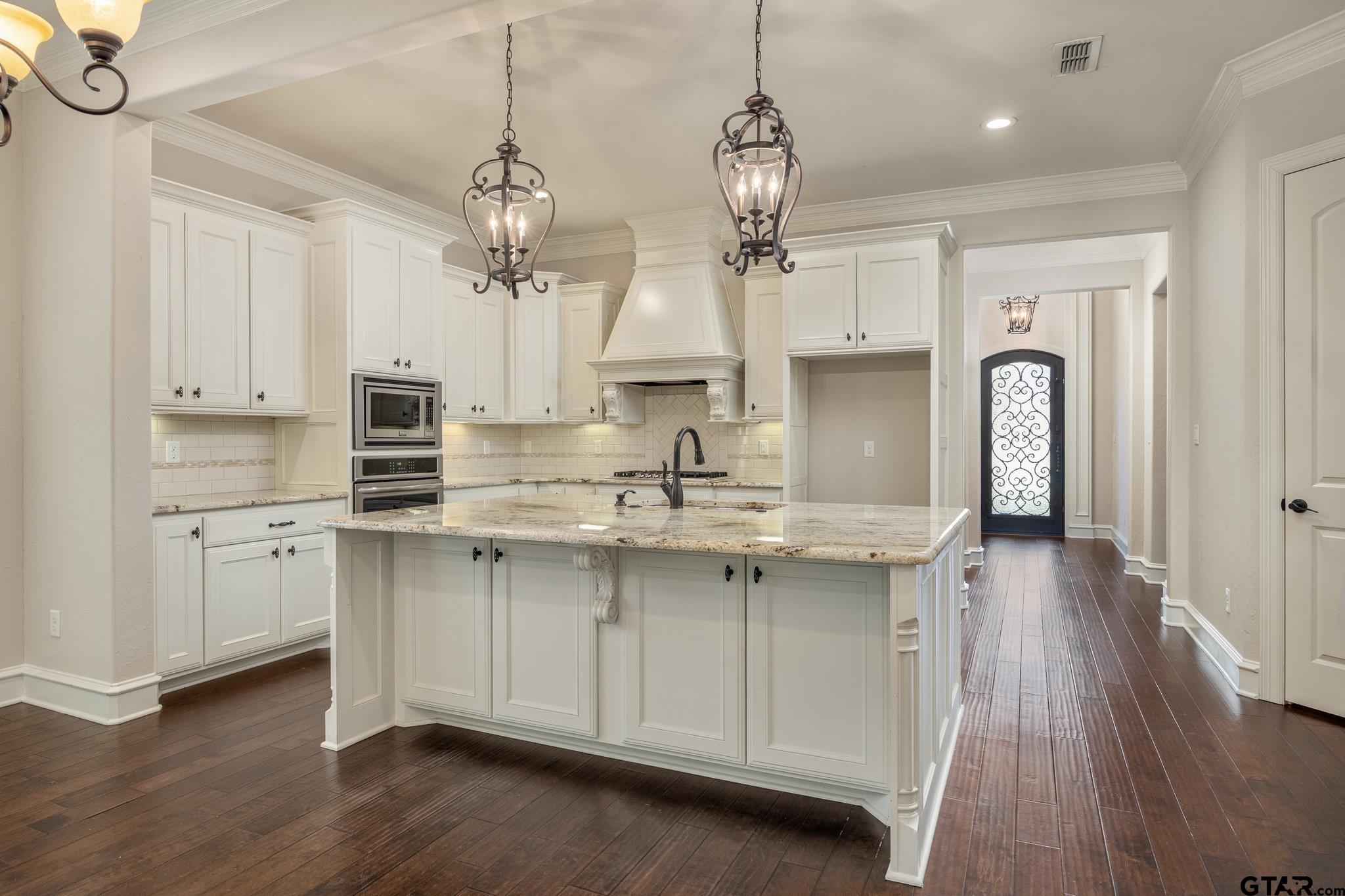 7308 Princedale Tyler, TX 75703 - Photo 5 of 42