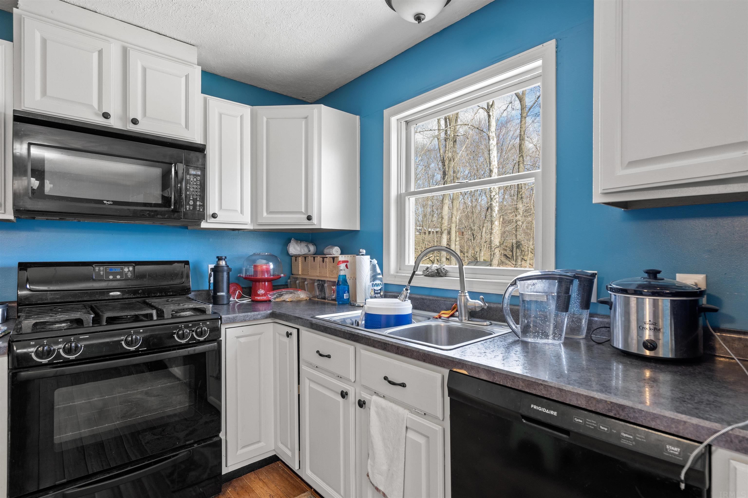 3050 South Trail Ridge Road Warsaw, IN 46580 - Photo 9 of 36 Gallery Image 9