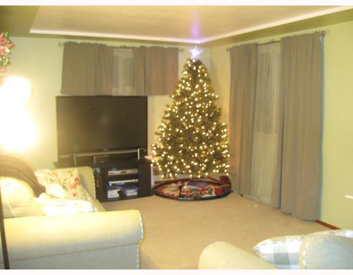 1540 Rutherford Avenue Beechview, PA 15216 - Photo 4 of 10 Living Room.