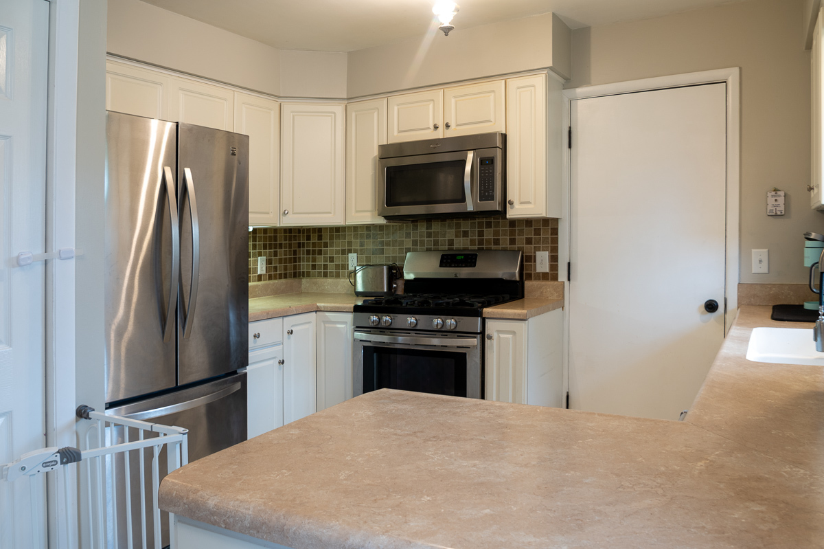 810 42nd Street Moline, IL 61265 - Photo 5 of 32
