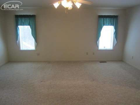 8538 North Seymour Road Flushing, MI 48433 - Photo 12 of 27 20427135-11.JPG