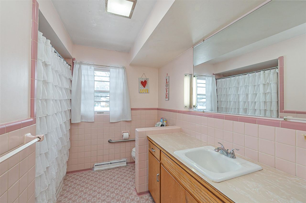 2976 Midland Road Bay City, MI 48706 - Photo 16 of 25 Gallery Image 16