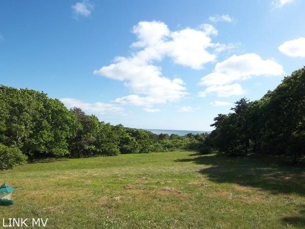 7 Windward Road Edgartown, MA 02539 - Photo 4 of 12 http://d1qzqeyxiitrap.cloudfront.net/photos/18815/600/b988b335.jpg