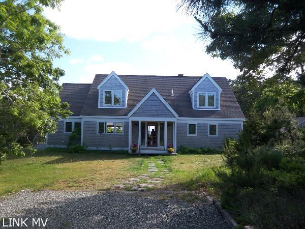 7 Windward Road Edgartown, MA 02539 - Photo 6 of 12 http://d1qzqeyxiitrap.cloudfront.net/photos/18815/600/163742f5.jpg