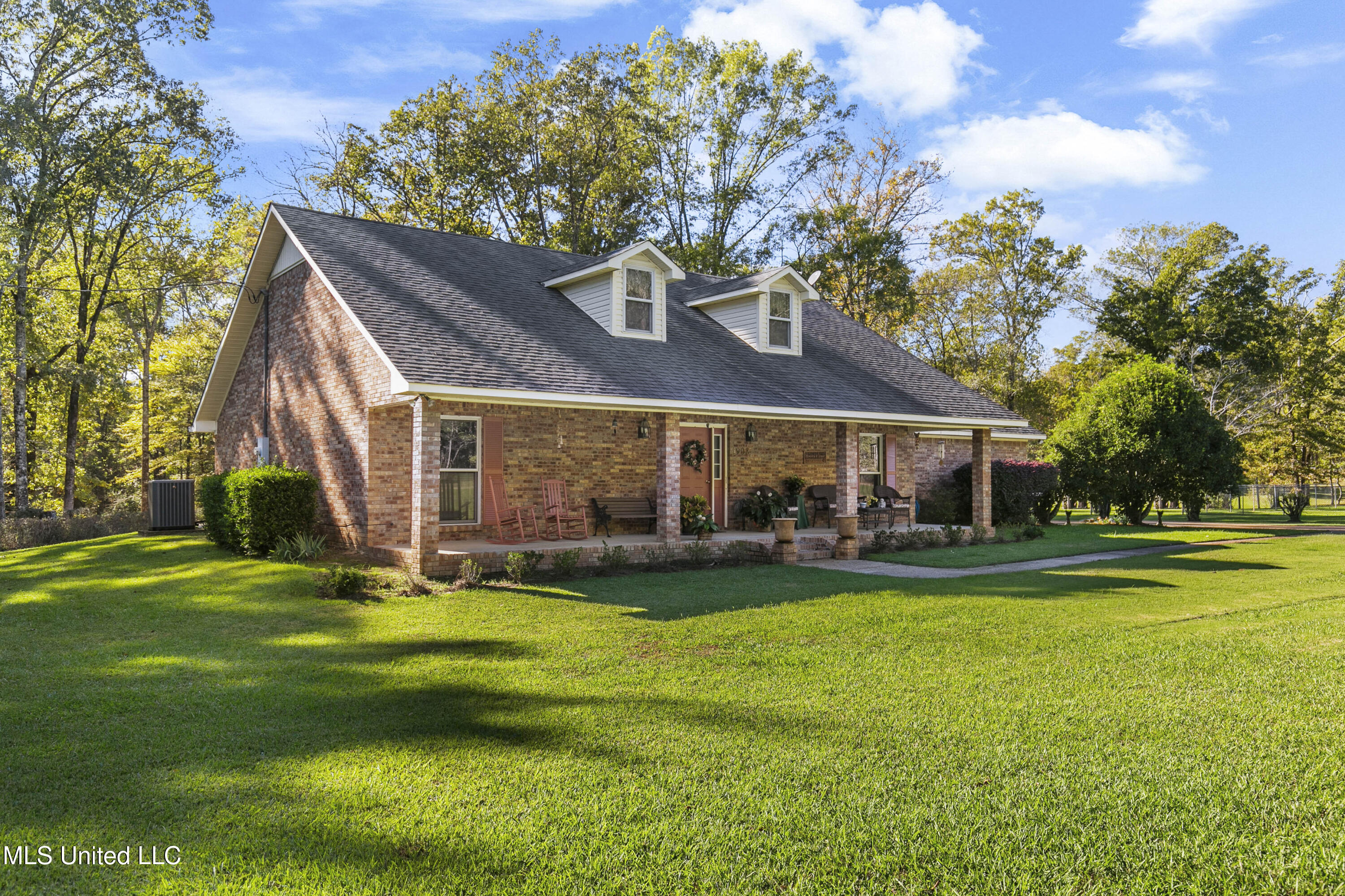 1908 Timberlake Place Byram, MS 39272 - Photo 3 of 65 1908 Timber Lake-3