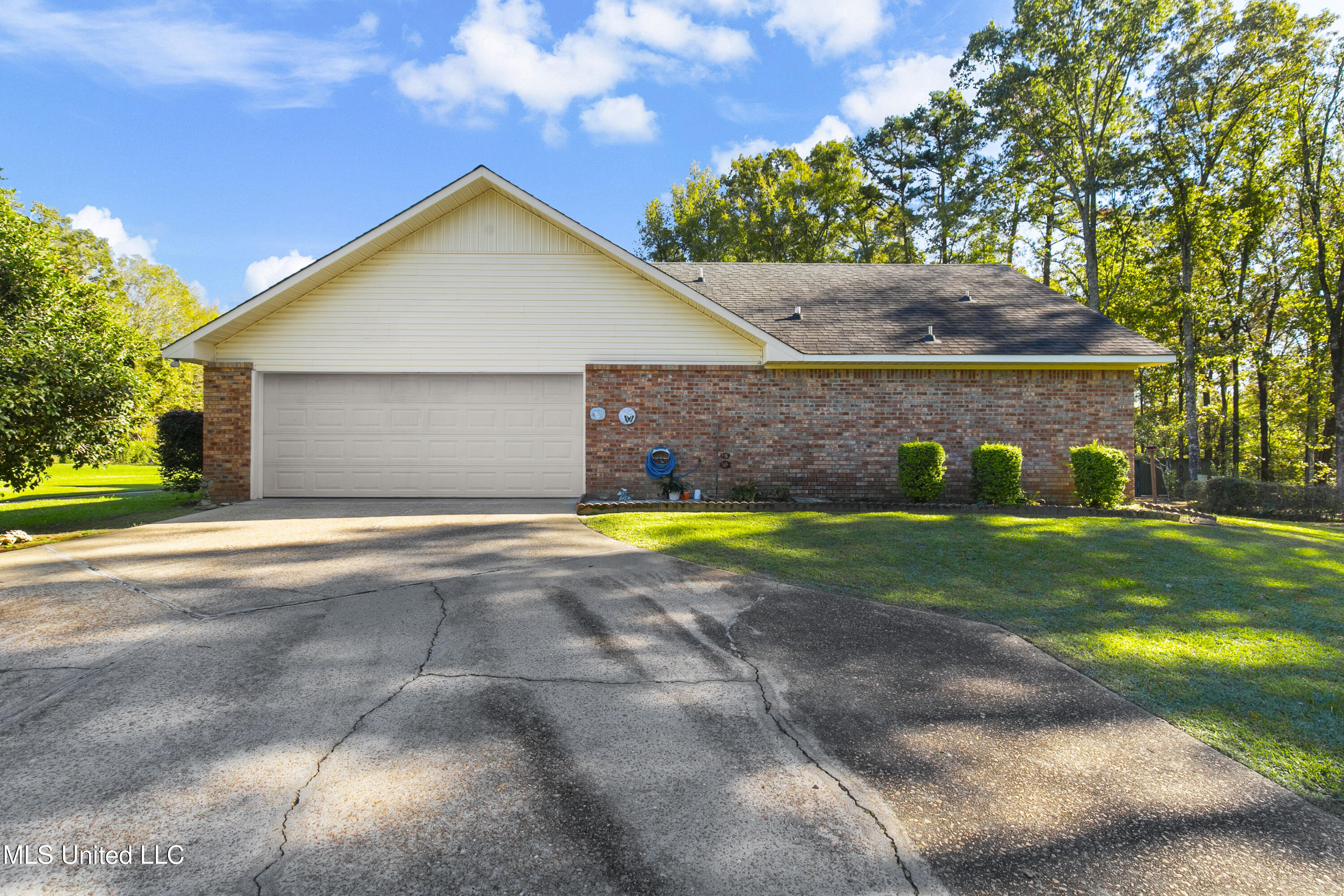 1908 Timberlake Place Byram, MS 39272 - Photo 44 of 65 1908 Timber Lake-46