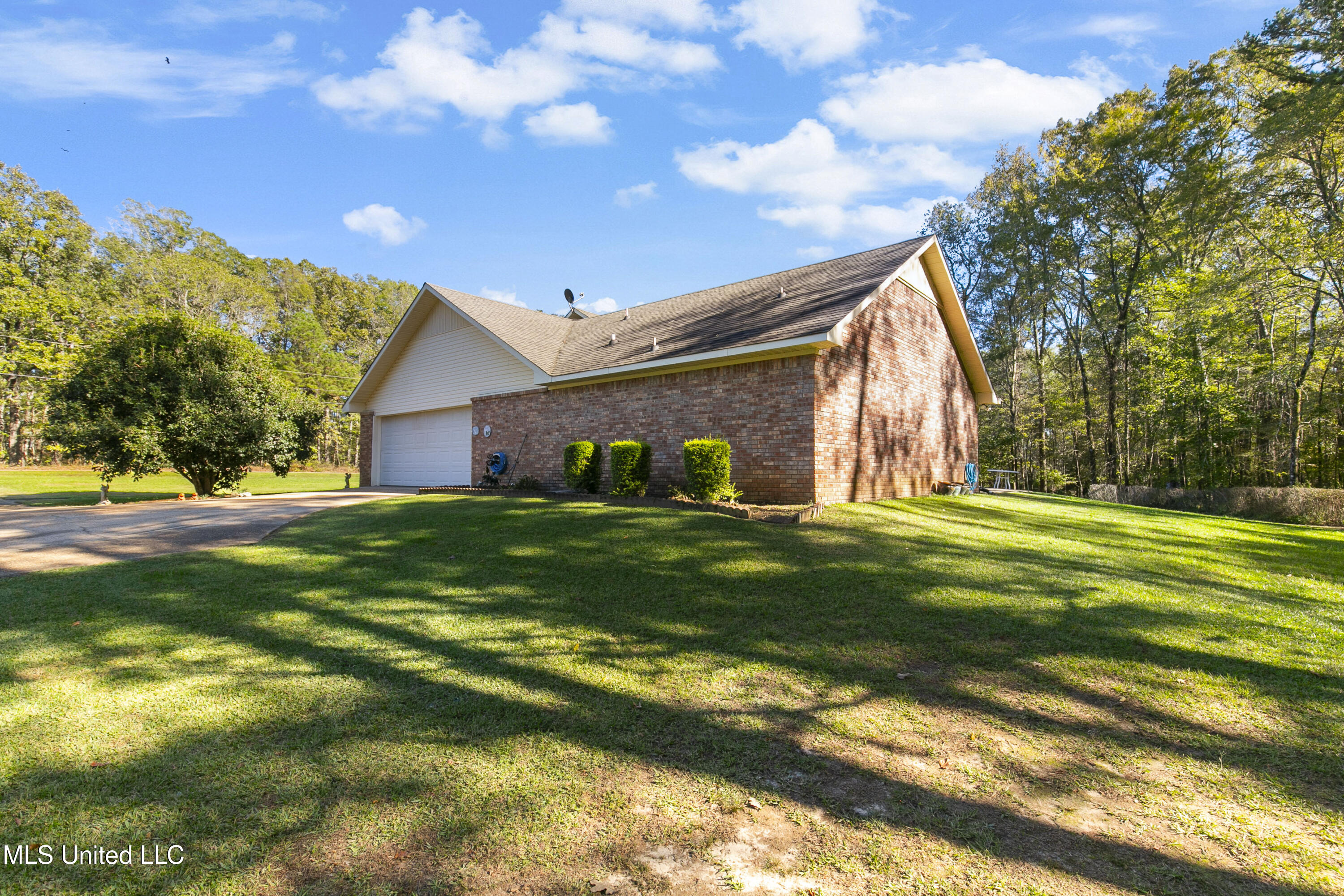 1908 Timberlake Place Byram, MS 39272 - Photo 45 of 65 1908 Timber Lake-47