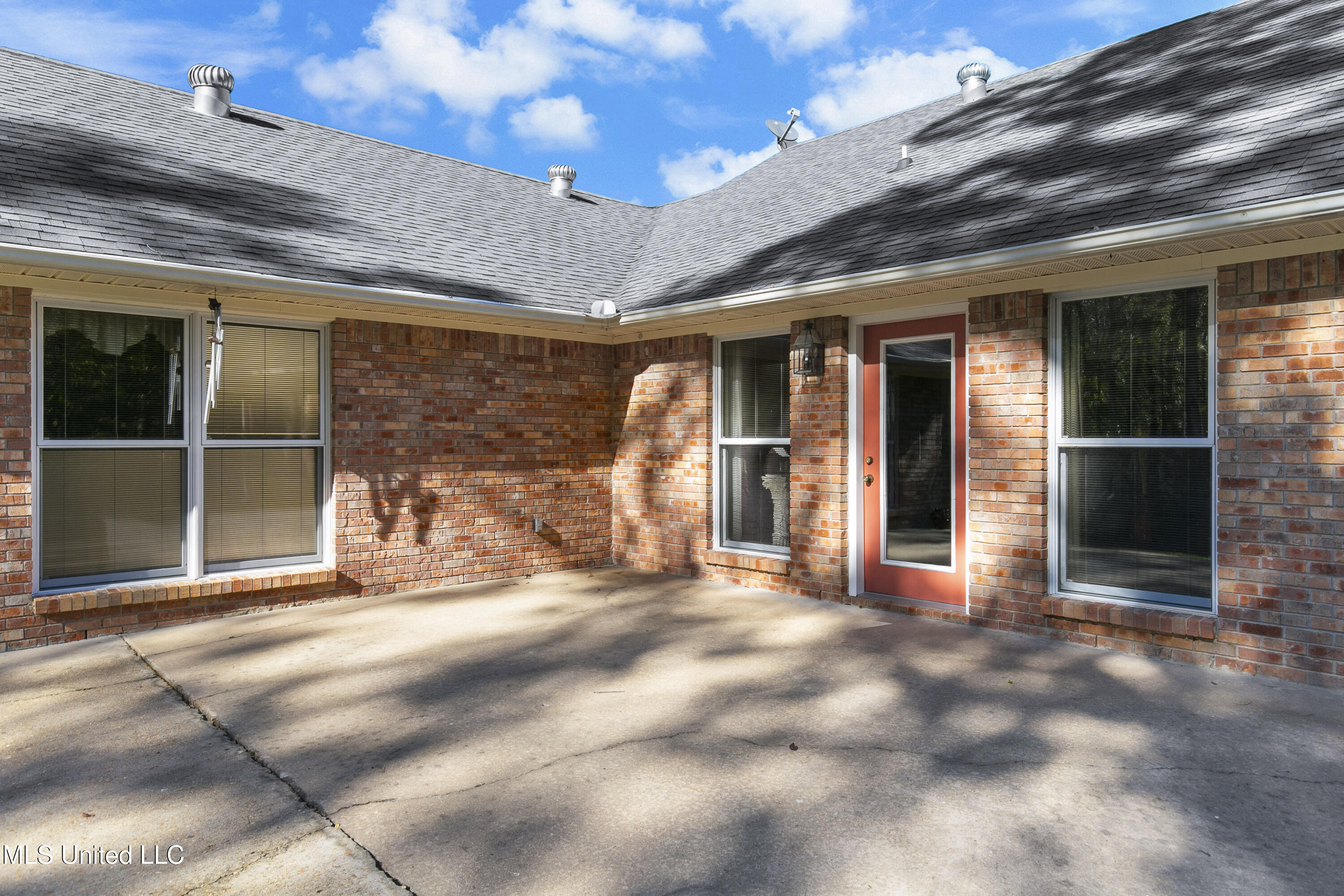 1908 Timberlake Place Byram, MS 39272 - Photo 48 of 65 1908 Timber Lake-50