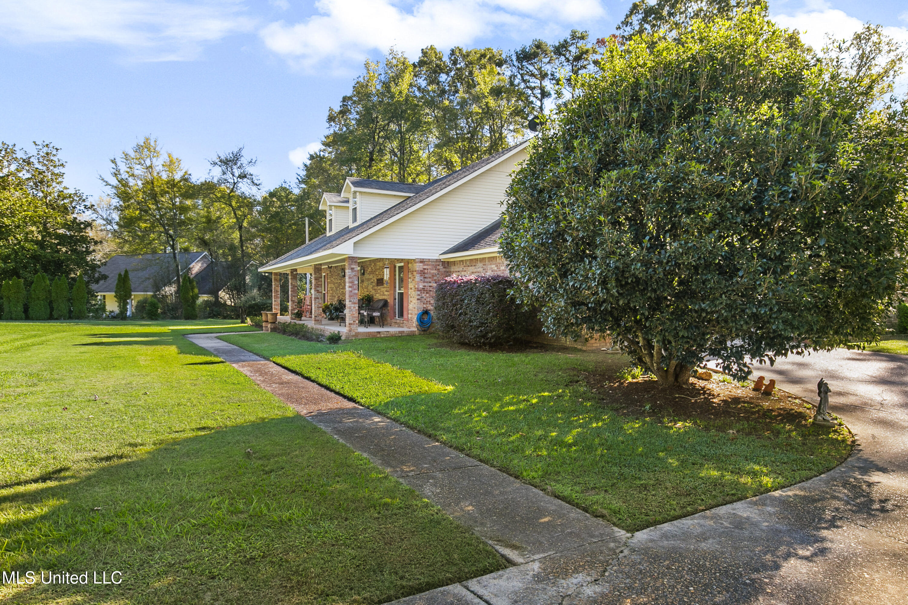 1908 Timberlake Place Byram, MS 39272 - Photo 5 of 65 1908 Timber Lake-6