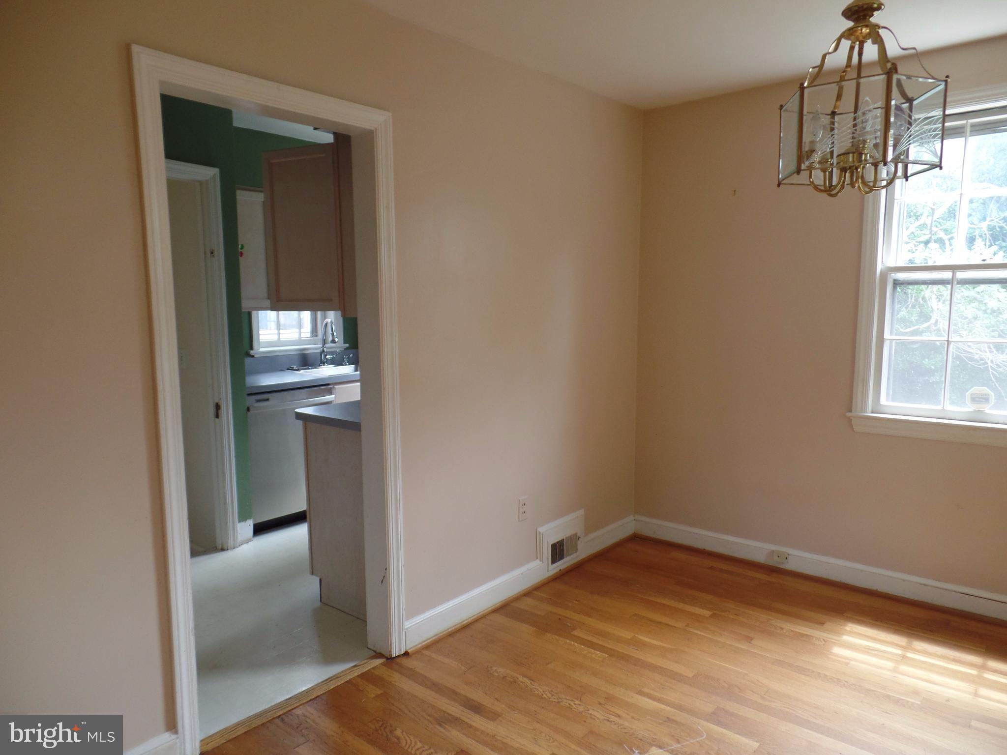 4632 Q Street Northwest Washington, DC 20007 - Photo 9 of 17 Dining Room