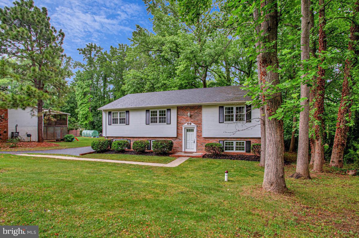 607 Ridge Drive Annapolis, MD 21403 - Photo 2 of 30
