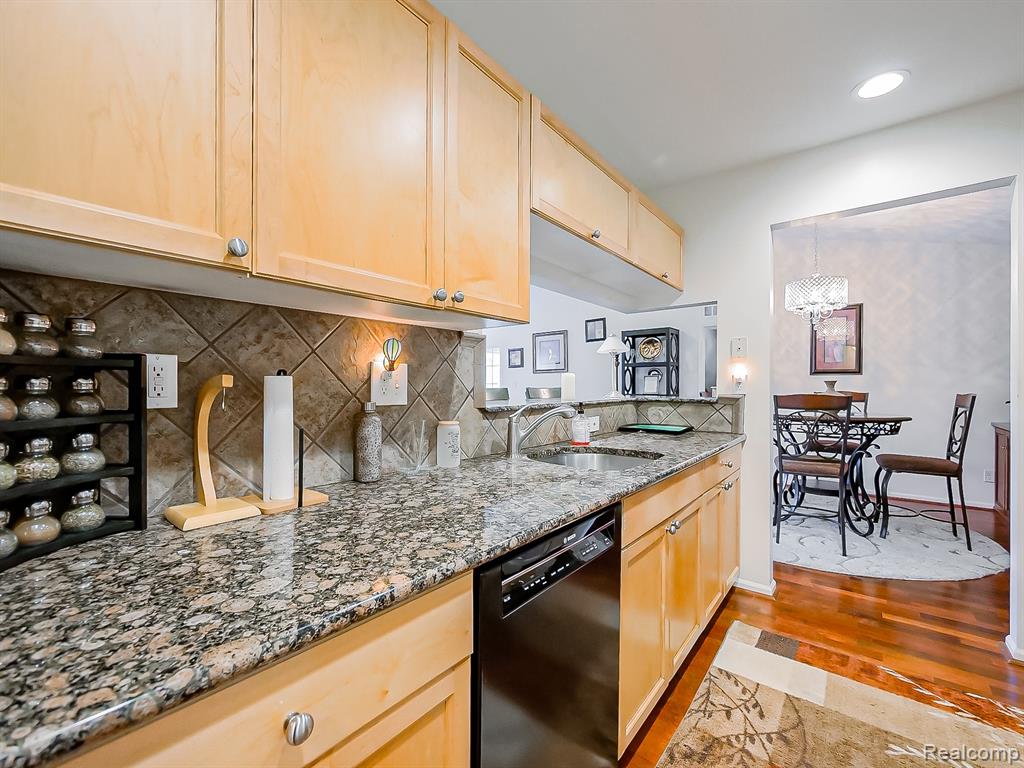 3581 Oakmonte Boulevard Rochester, MI 48306 - Photo 16 of 32 Gallery Image 16