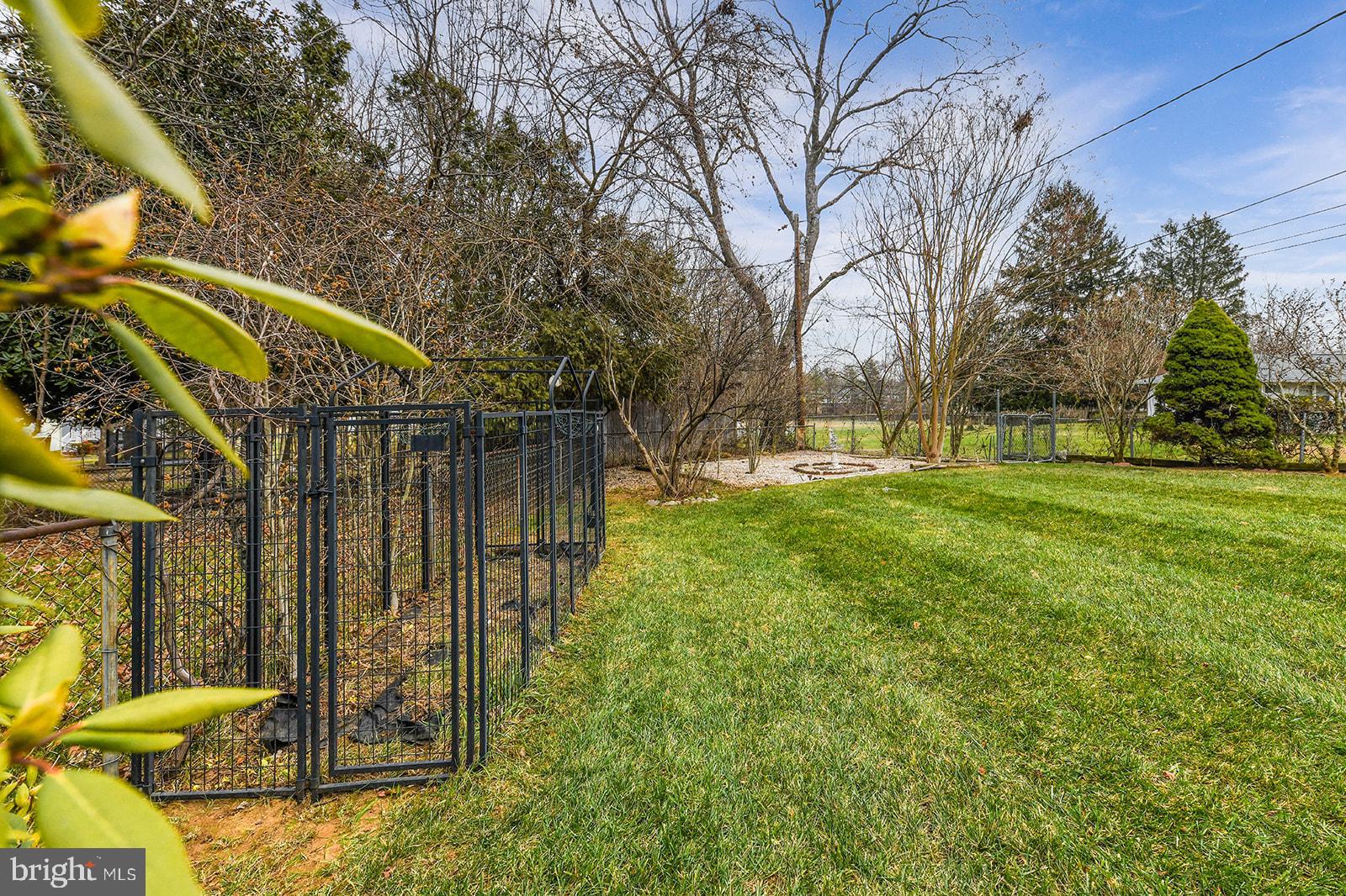 2109 Kalb Manor Road Baltimore, MD 21244 - Photo 42 of 49 Dog Enclosure