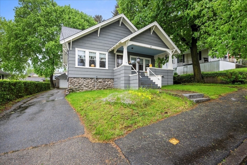 39 Kosta Street Worcester, MA 01607 - Photo 1 of 41 Gallery Image 1