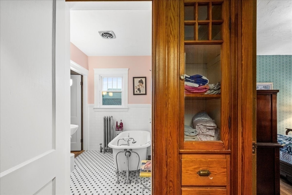 39 Kosta Street Worcester, MA 01607 - Photo 17 of 41 Gallery Image 17