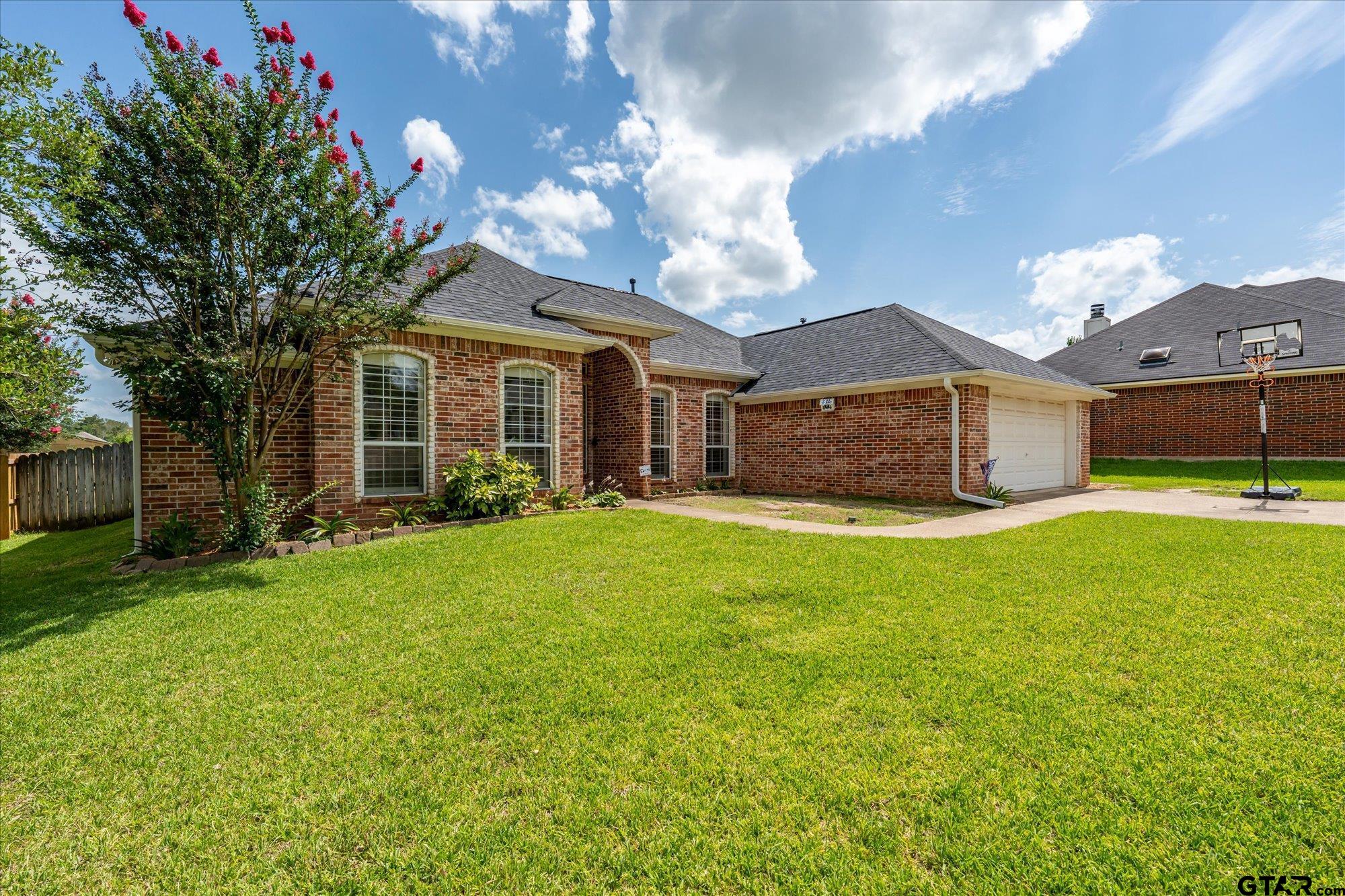2043 Rana Park Flint, TX 75762 - Photo 2 of 38