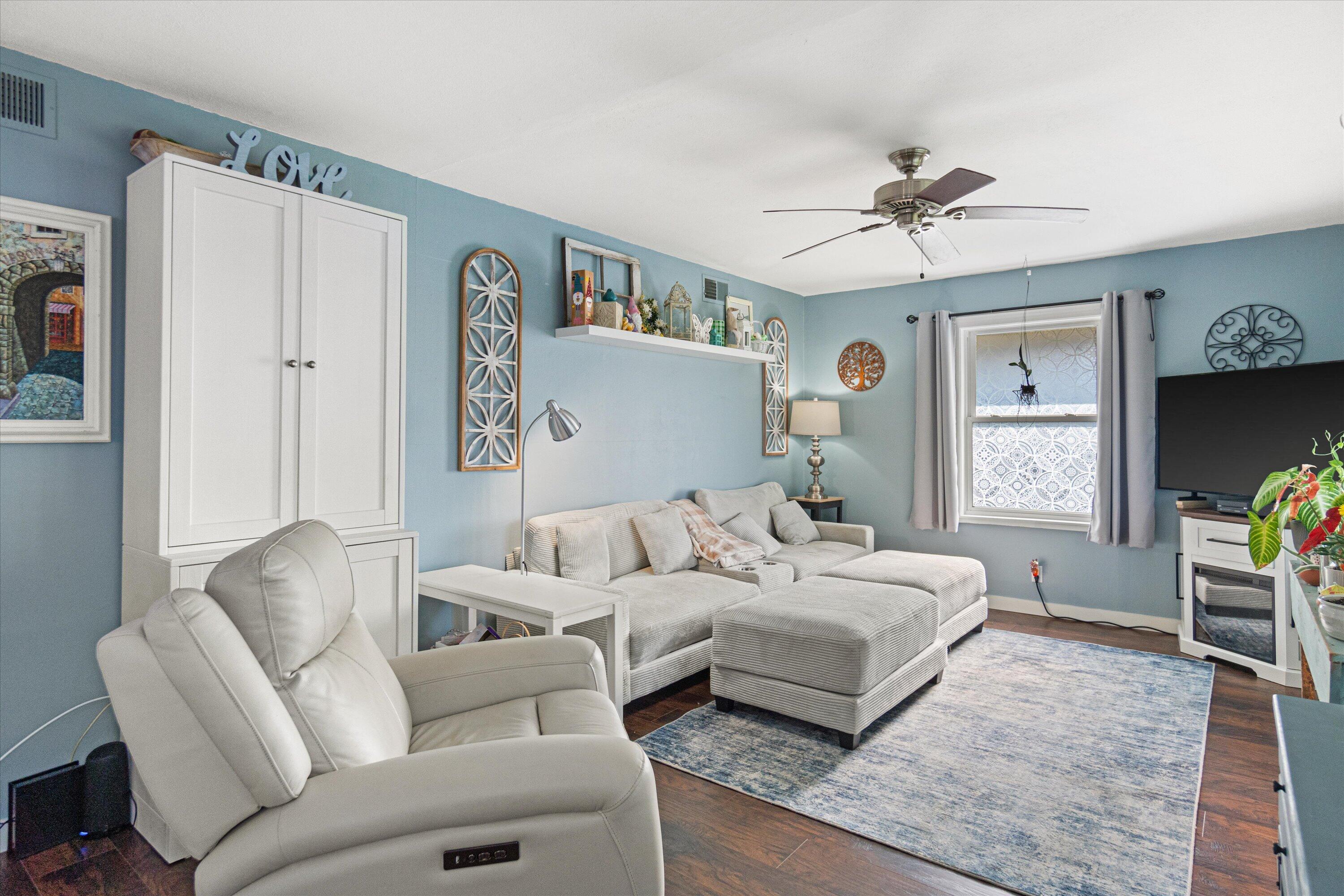 26727 Denoon Road Norway, WI 53185 - Photo 15 of 43 Living Room