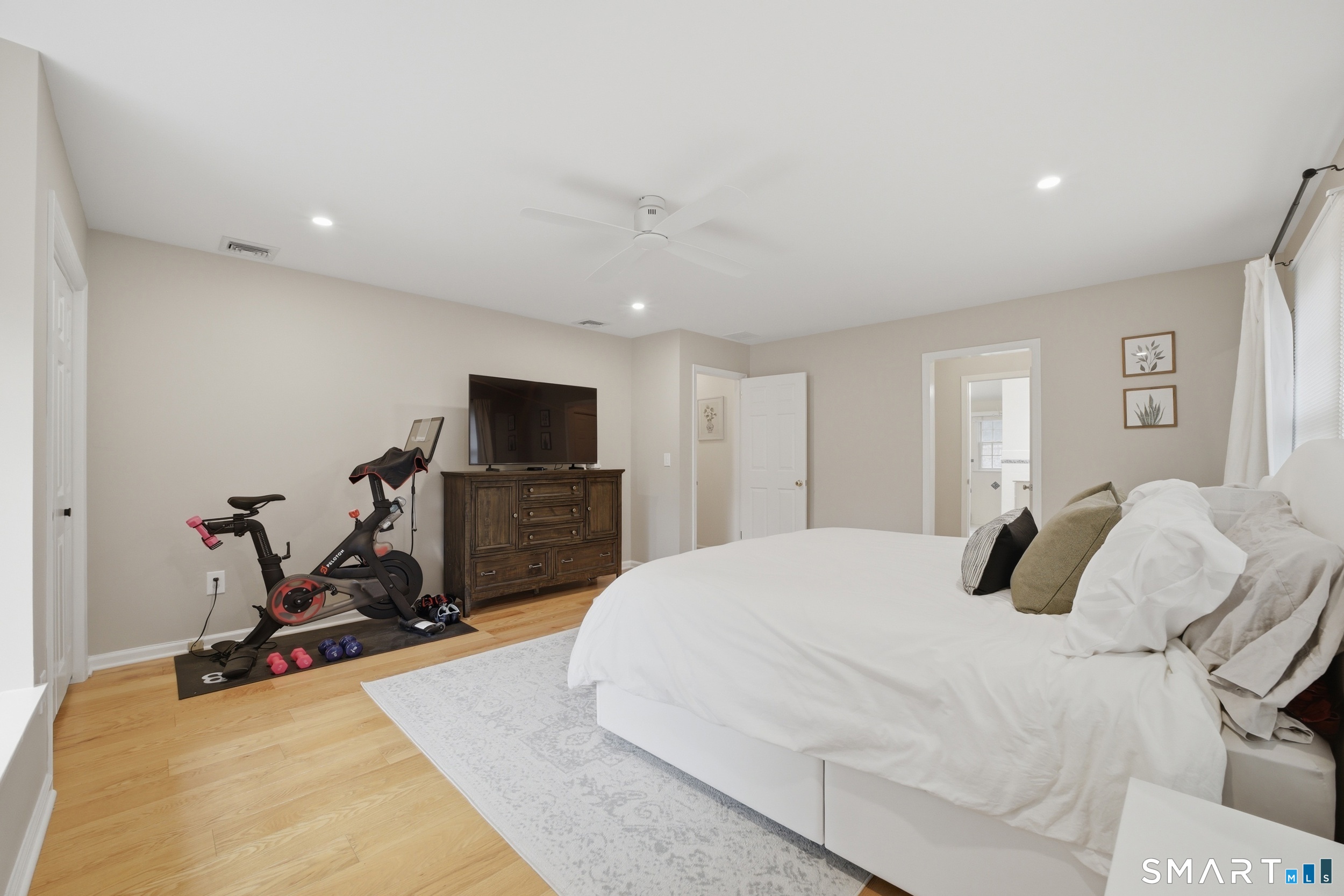 14 Woodchuck Lane Ridgefield, CT 06877 - Photo 21 of 39 Upper Level Primary Bedroom