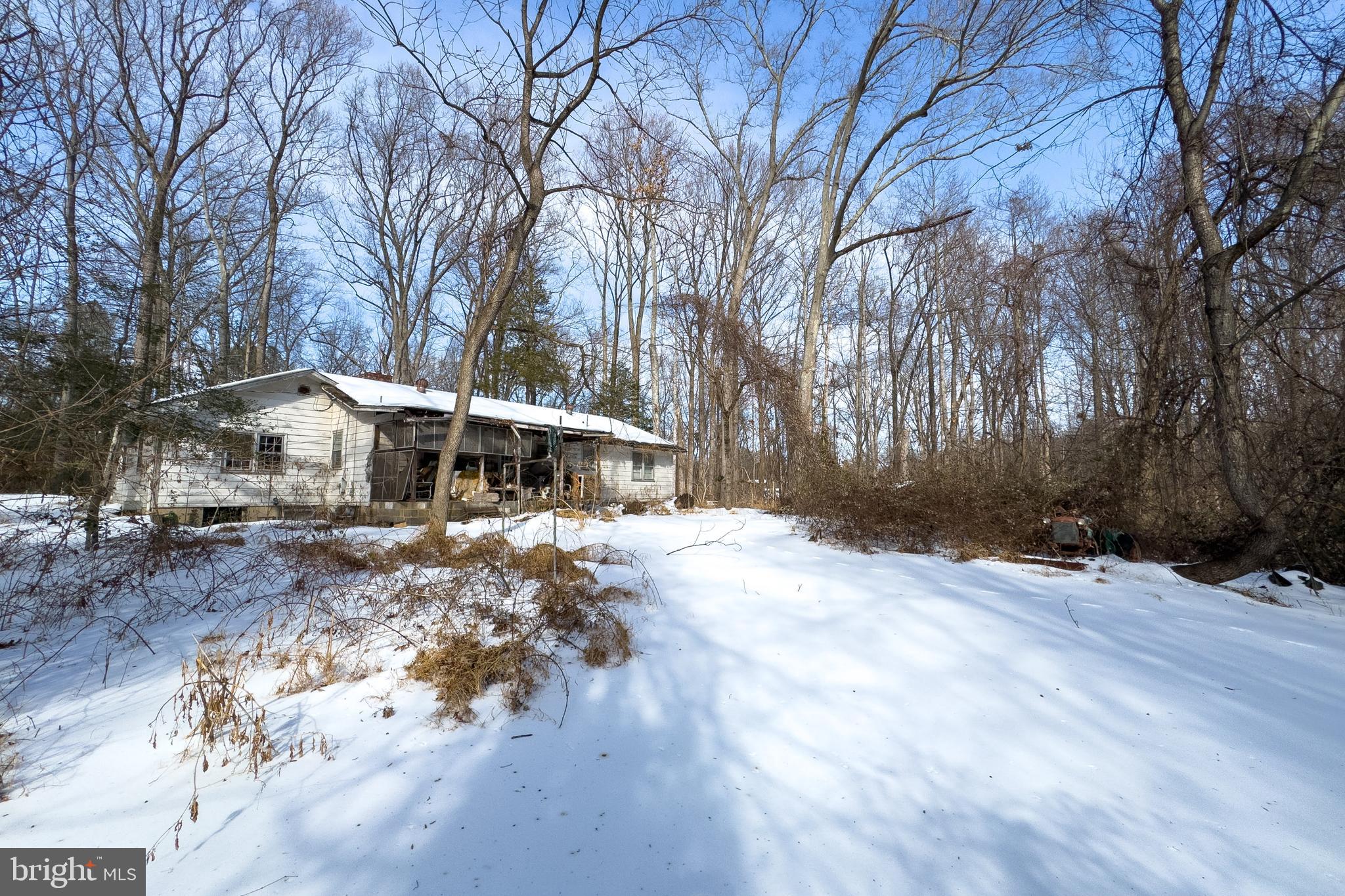 11523 Popes Head Road Fairfax, VA 22030 - Photo 4 of 7