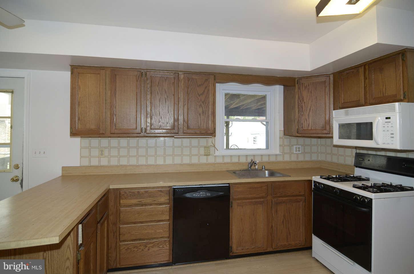 2150 Tulsa Road Sykesville, MD 21784 - Photo 5 of 14 Kitchen