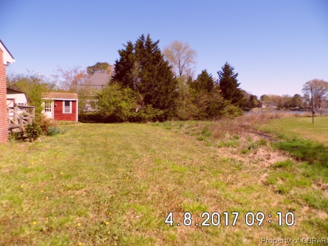 349 Kent Cove Road Kilmarnock, VA 22482 - Photo 3 of 17