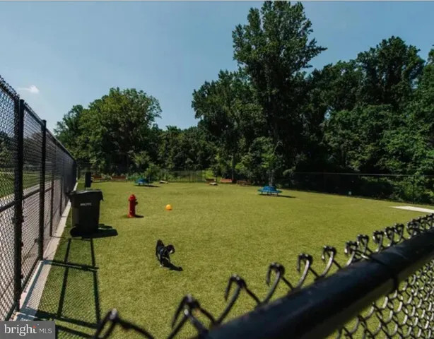 a picture of a wall with white walls