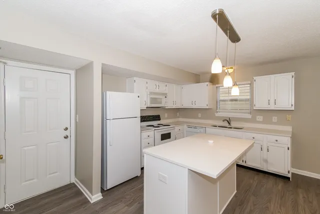 $1,705 | 4124 Orchard Valley Lane, Indianapolis, IN 46235