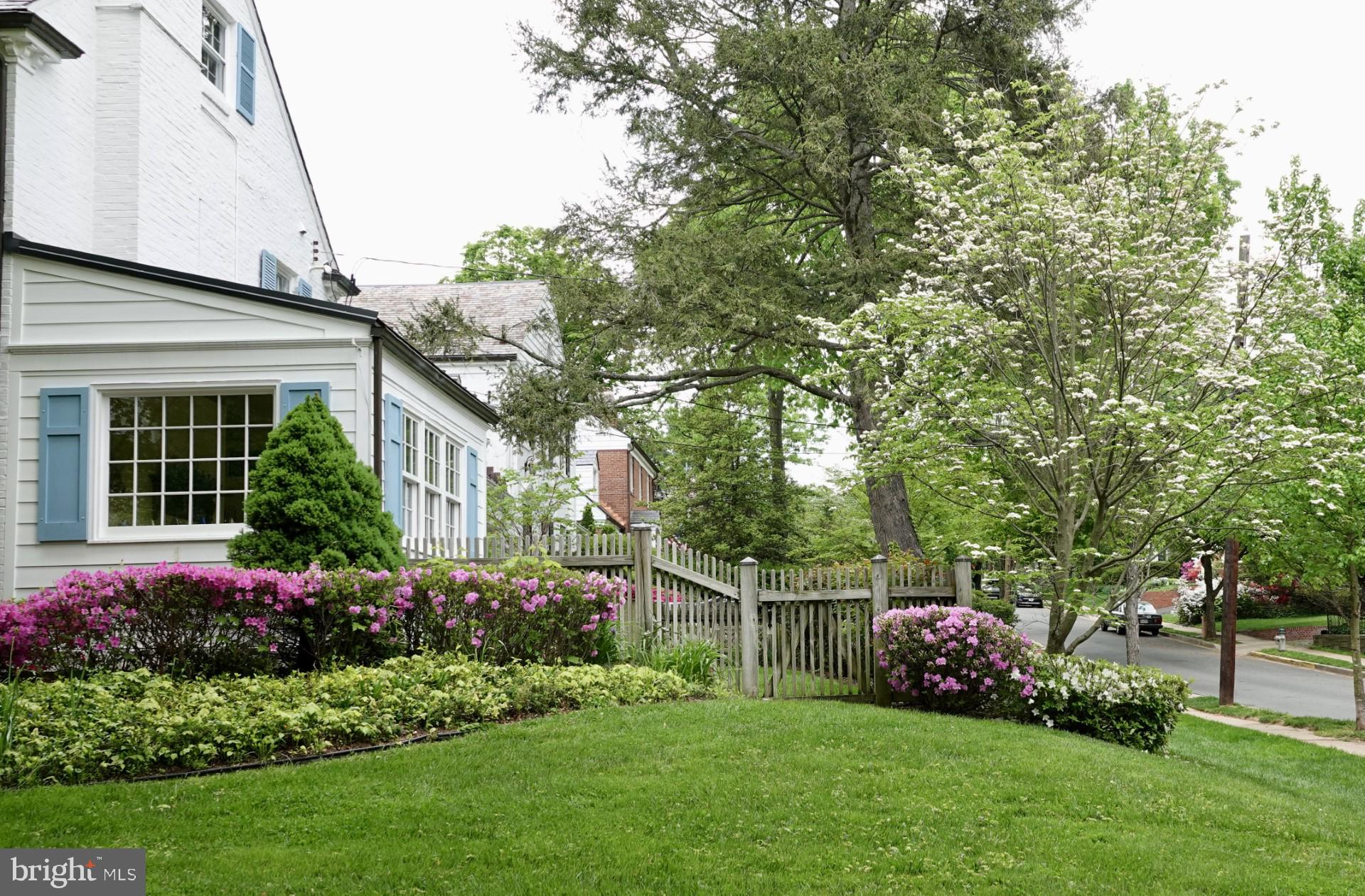 7501 Glendale Road Chevy Chase, MD 20815 - Photo 43 of 43 Side yard