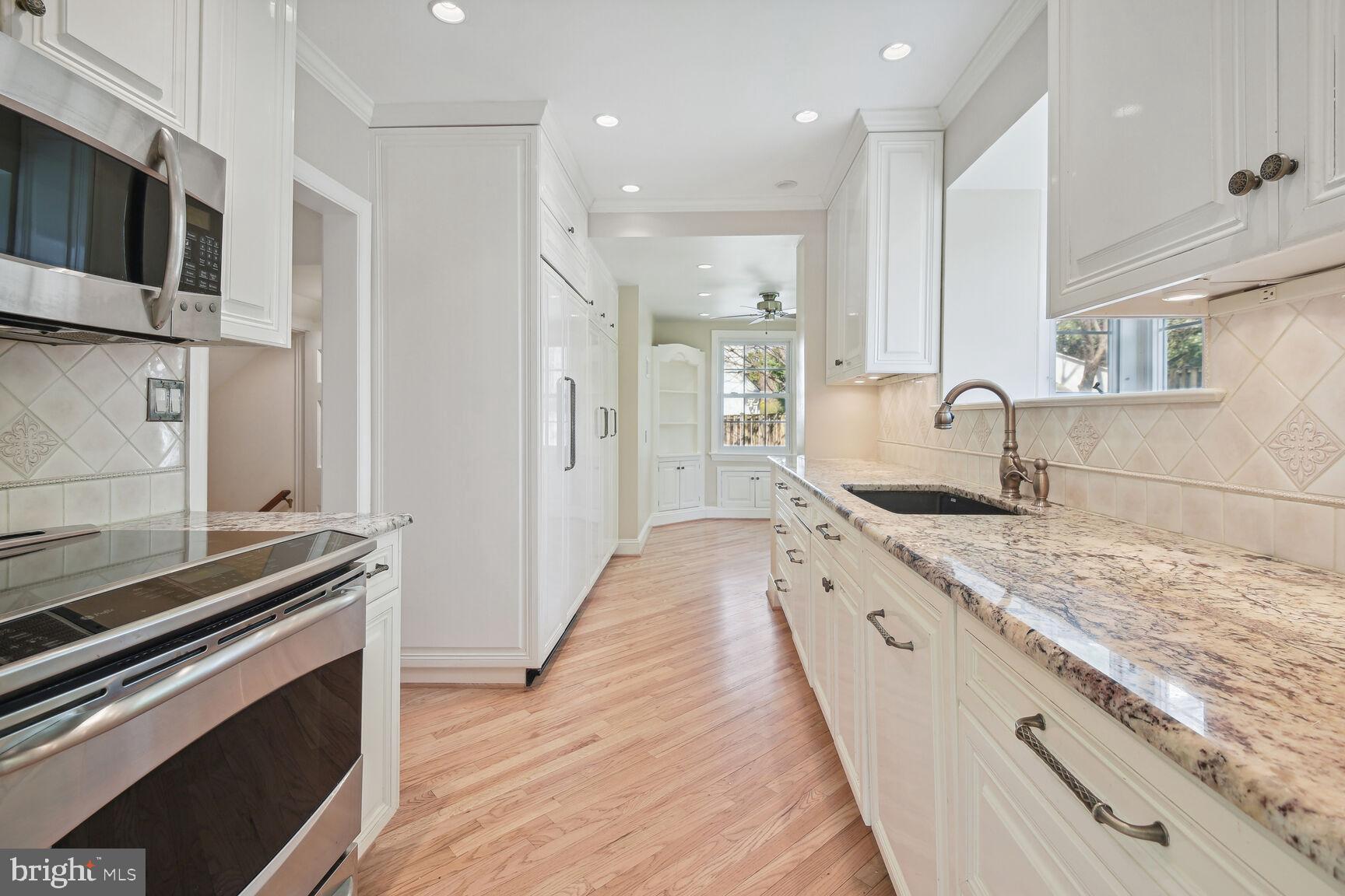 7501 Glendale Road Chevy Chase, MD 20815 - Photo 8 of 43 Kitchen with granite counters