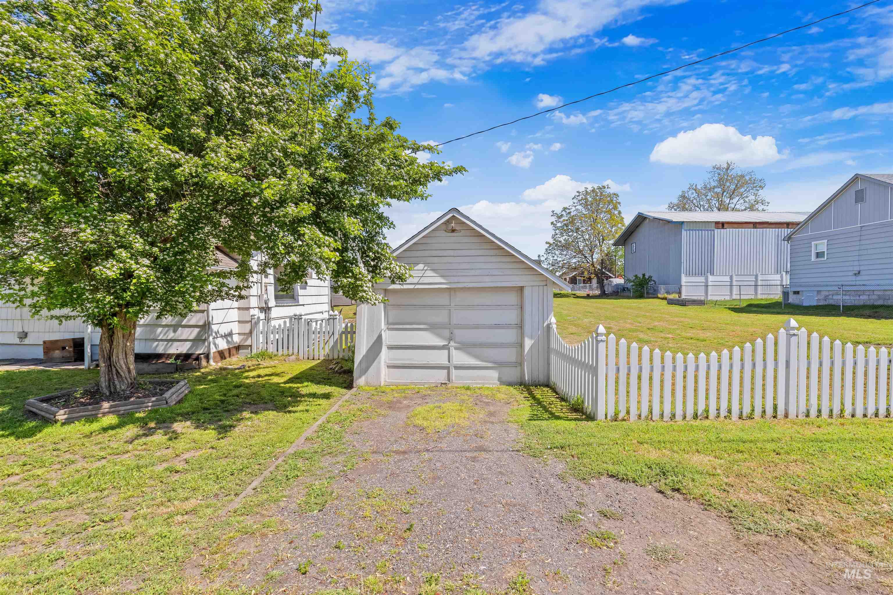 1047 Francis Street Clarkston, WA 99403 - Photo 5 of 49