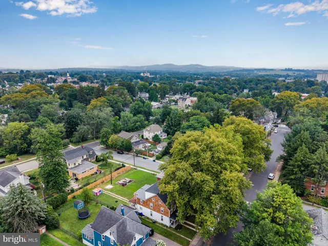 an aerial view of multiple house