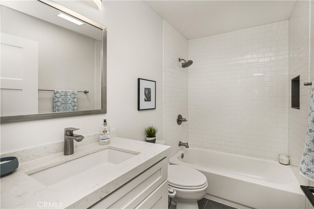 32 Acorn, Unit 15 Irvine, CA 92604 - Photo 9 of 51